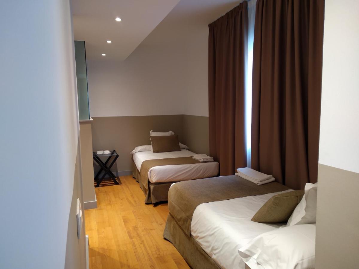 Hotel Airinos 3* Cangas Extérieur photo