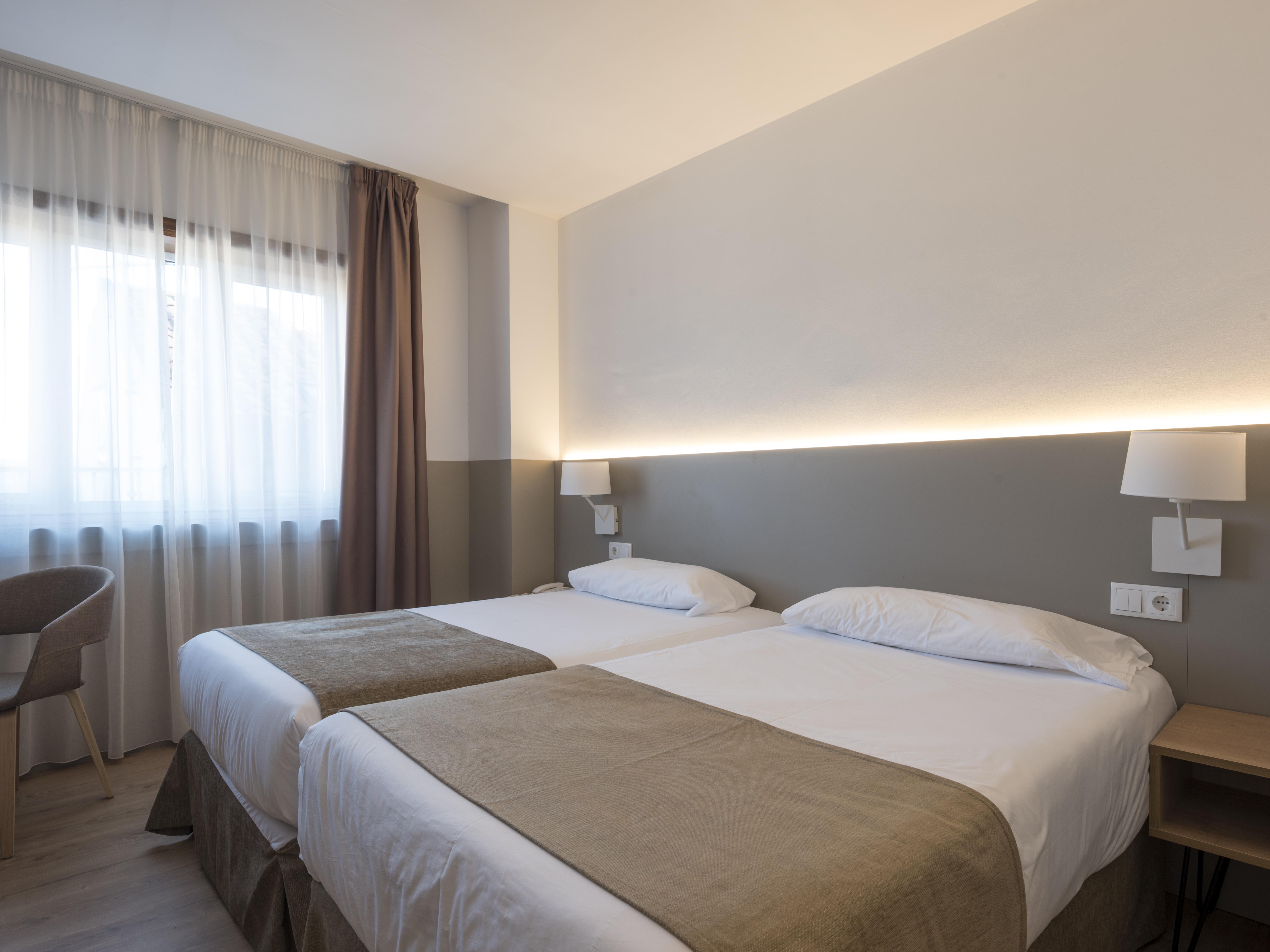 Hotel Airinos 3* Cangas Extérieur photo