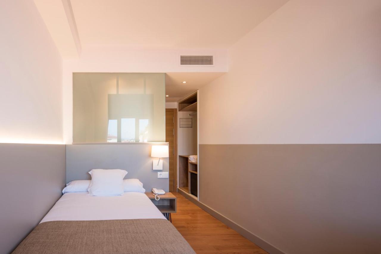 Hotel Airinos 3* Cangas Extérieur photo