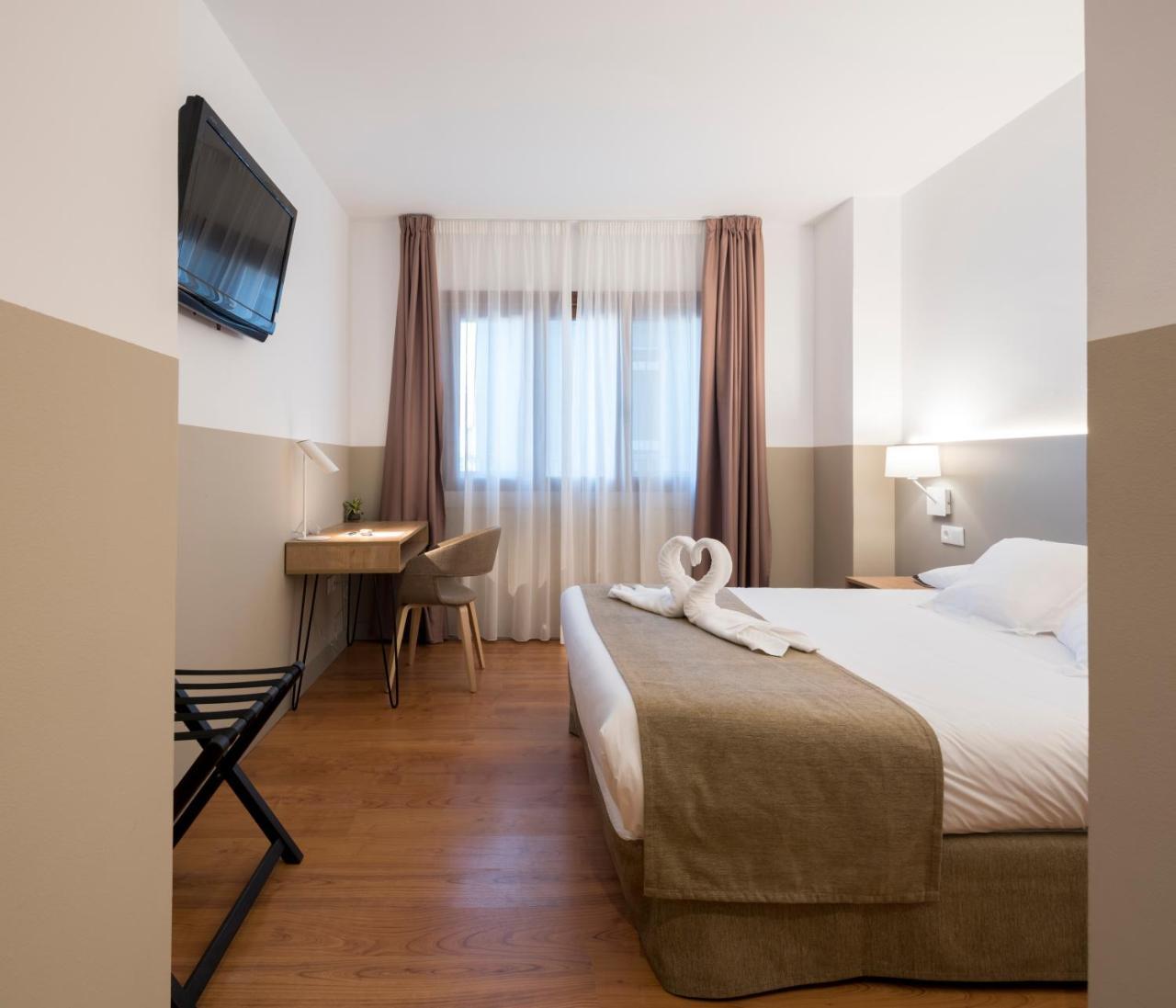 Hotel Airinos 3* Cangas Extérieur photo