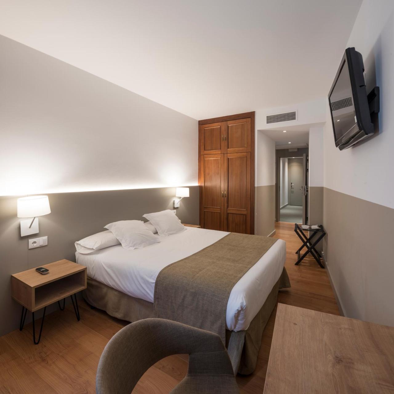 Hotel Airinos 3* Cangas Extérieur photo
