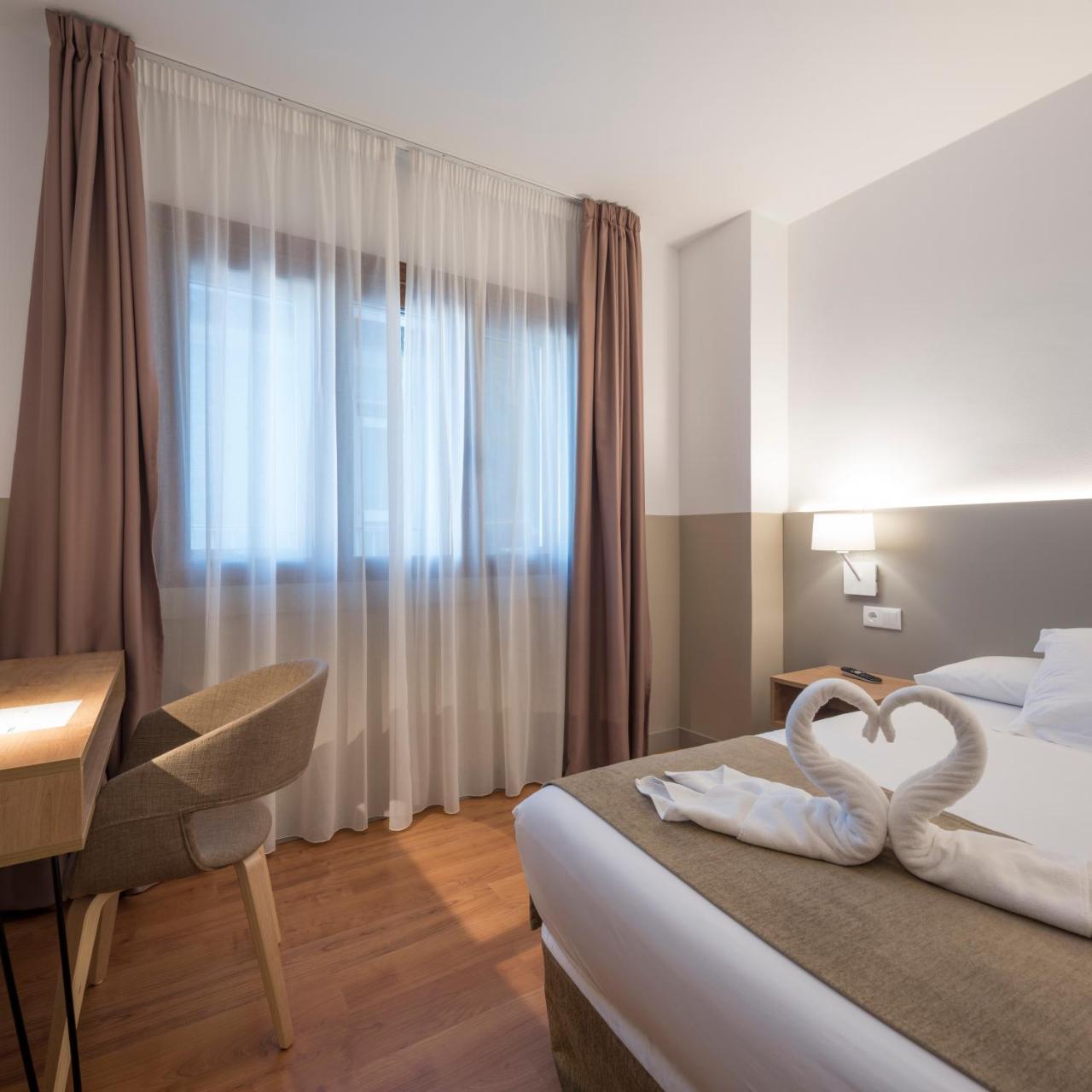 Hotel Airinos 3* Cangas Extérieur photo
